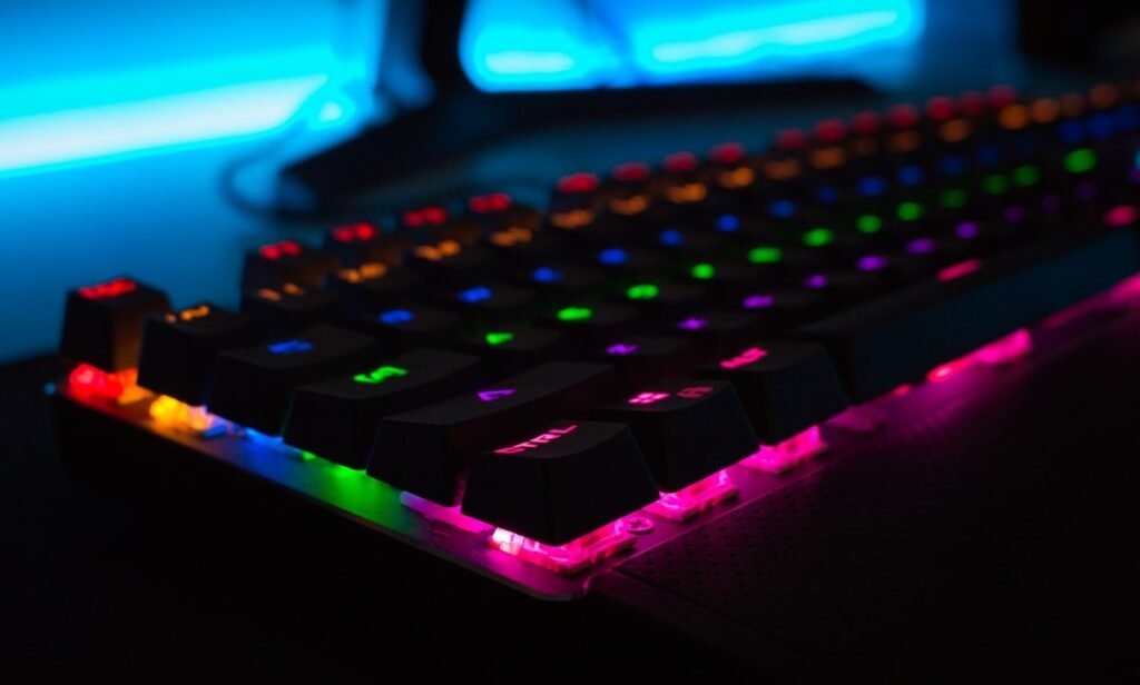 Teclado gamer preto