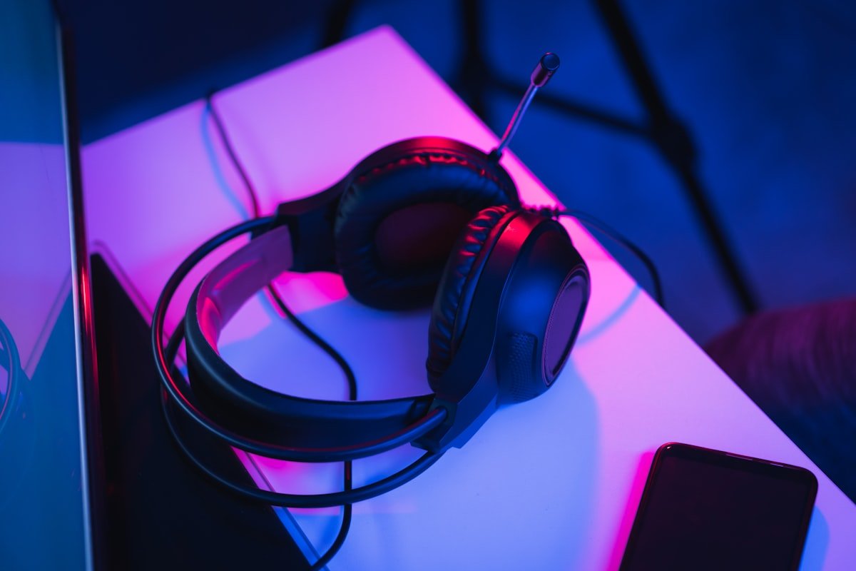 Headset Gamer com Fio ou Sem Fio: Qual Escolher?